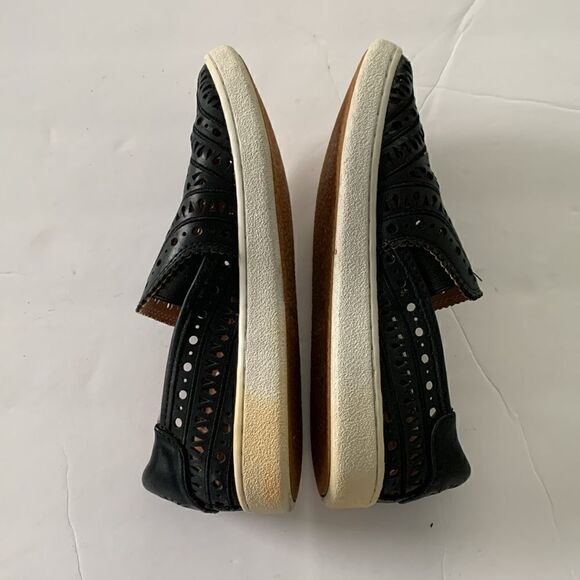 UGG black laser cut out slip on sneakers size 6.5 - Picture 6 of 8